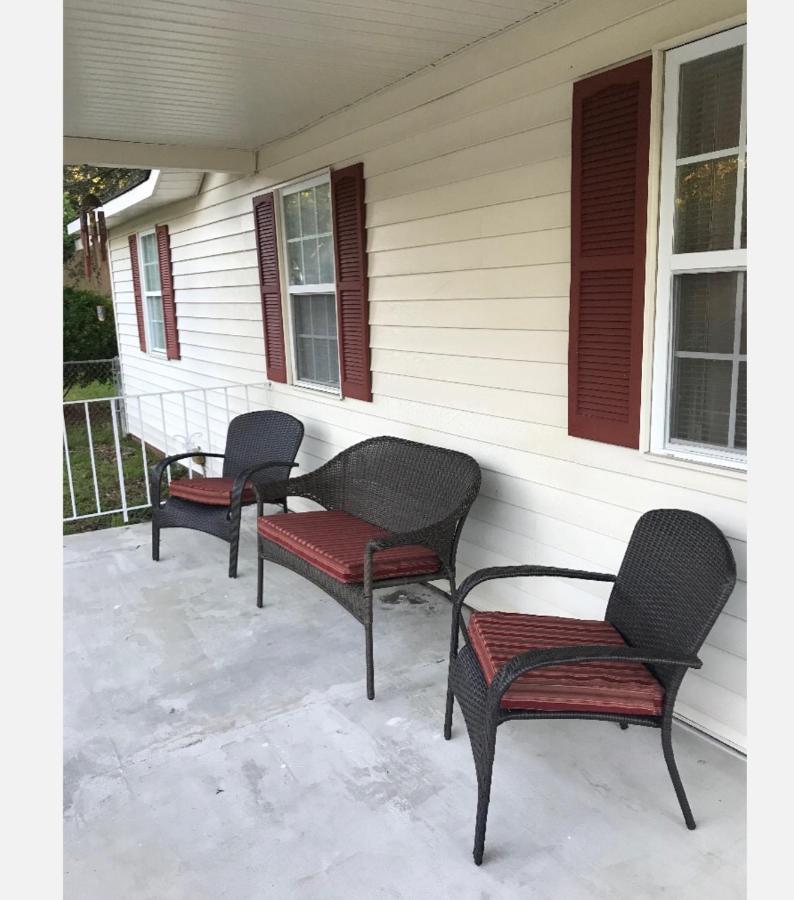 Villa A Cozy Spot On Montague Charleston Exterior foto